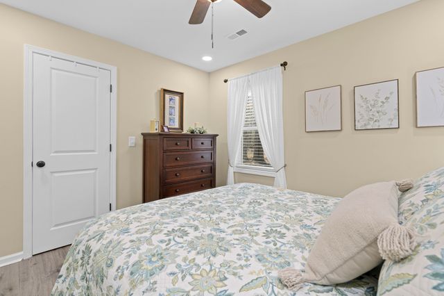 221 Jackson Cir, Tullahoma, TN 37388