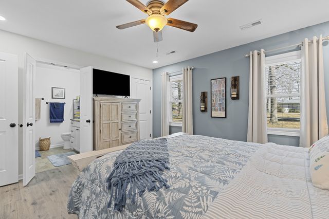 221 Jackson Cir, Tullahoma, TN 37388