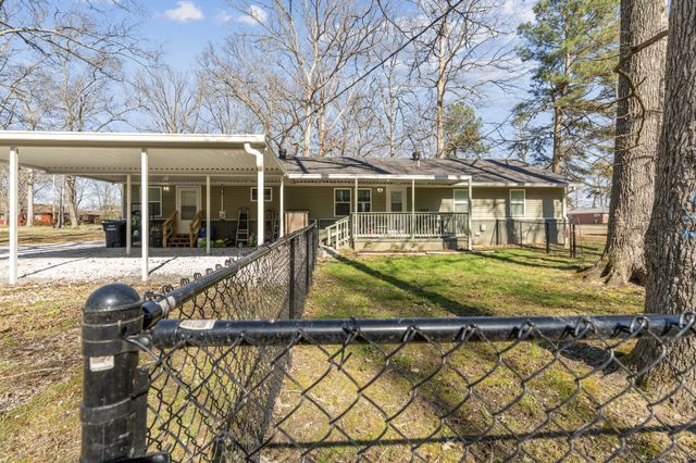 221 Jackson Cir, Tullahoma, TN 37388