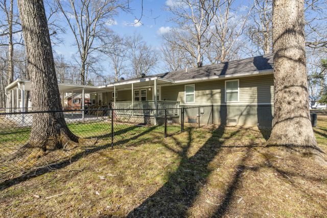 221 Jackson Cir, Tullahoma, TN 37388