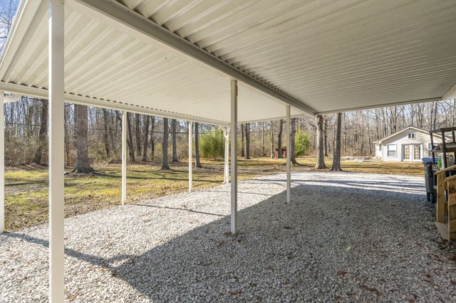 221 Jackson Cir, Tullahoma, TN 37388