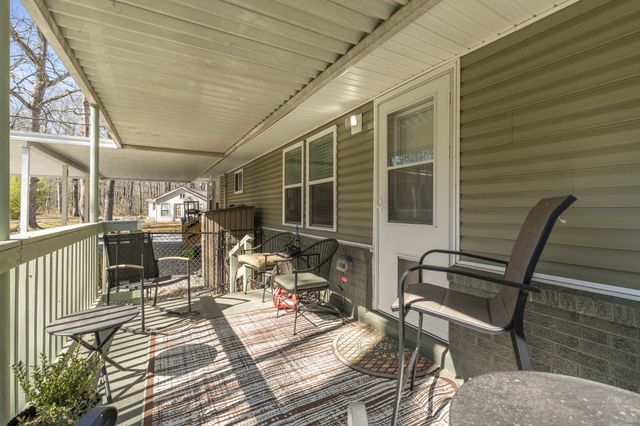 221 Jackson Cir, Tullahoma, TN 37388