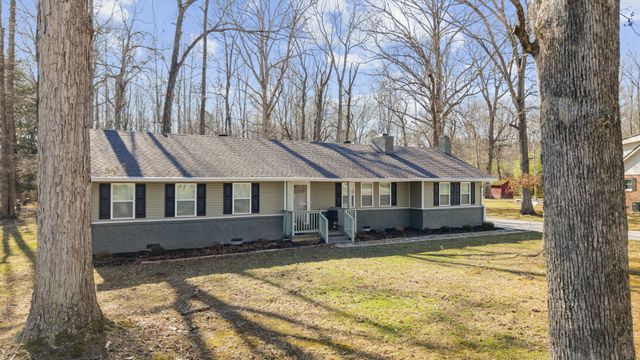 221 Jackson Cir, Tullahoma, TN 37388