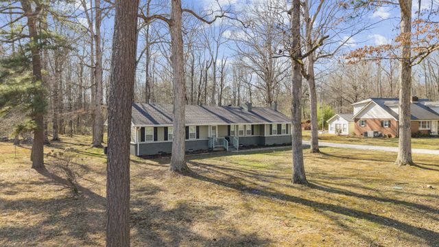 221 Jackson Cir, Tullahoma, TN 37388