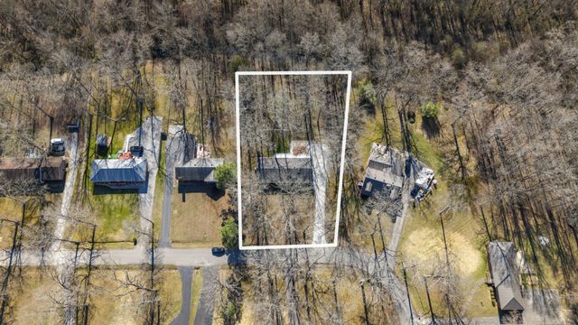 221 Jackson Cir, Tullahoma, TN 37388