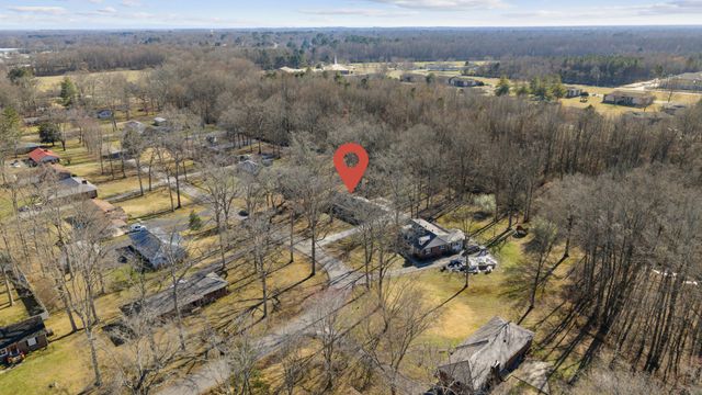 221 Jackson Cir, Tullahoma, TN 37388