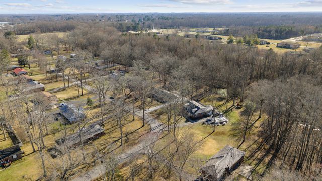 221 Jackson Cir, Tullahoma, TN 37388