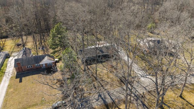 221 Jackson Cir, Tullahoma, TN 37388