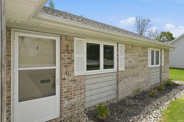816 Katarina Court, Kendallville, IN 46755