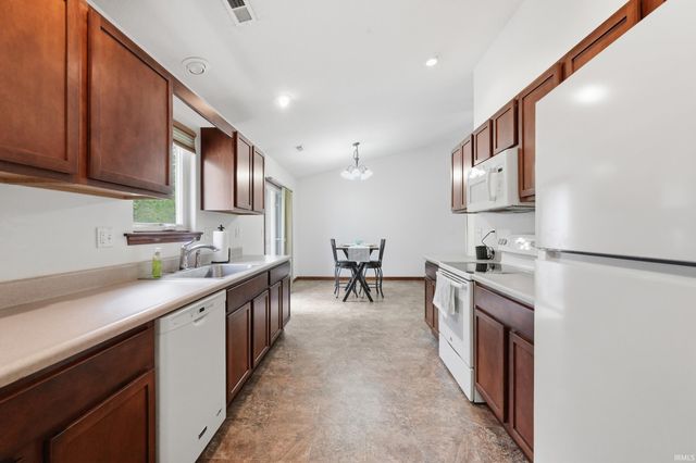 816 Katarina Court, Kendallville, IN 46755