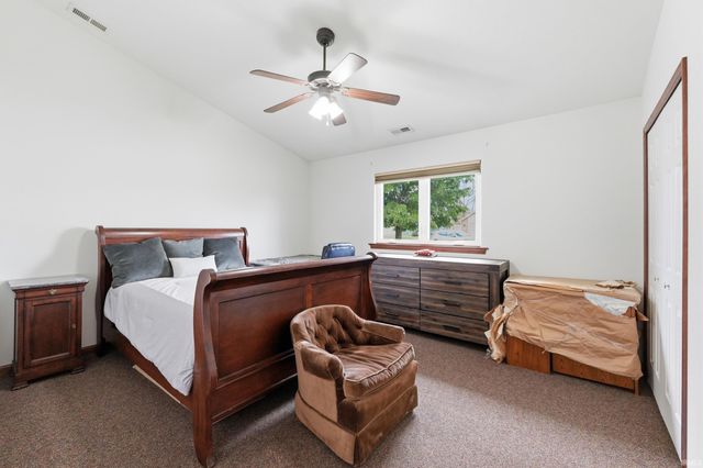 816 Katarina Court, Kendallville, IN 46755