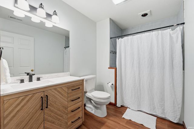 816 Katarina Court, Kendallville, IN 46755