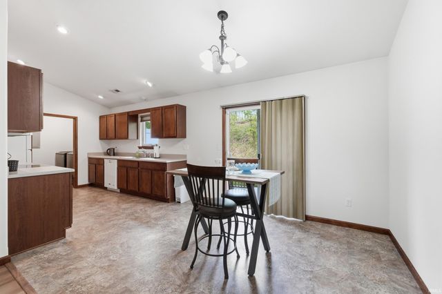 816 Katarina Court, Kendallville, IN 46755