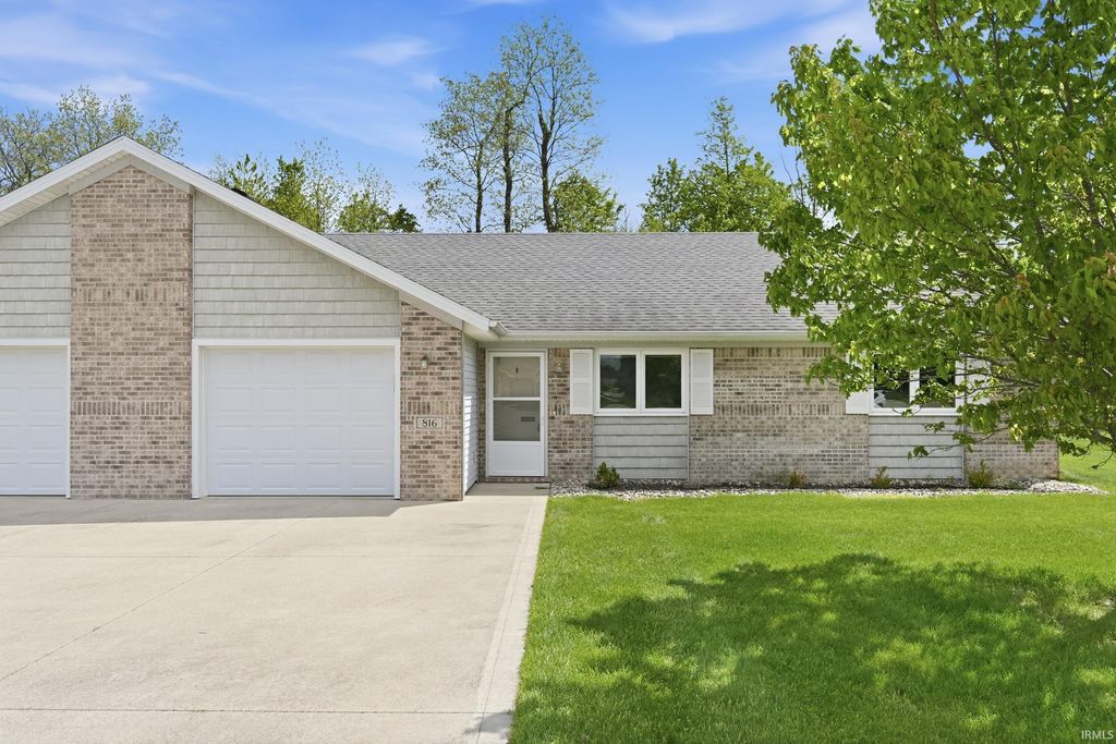 816 Katarina Court, Kendallville, IN 46755