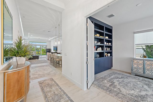 10229 Riverstone Way, Palm Beach Gardens, FL 33412