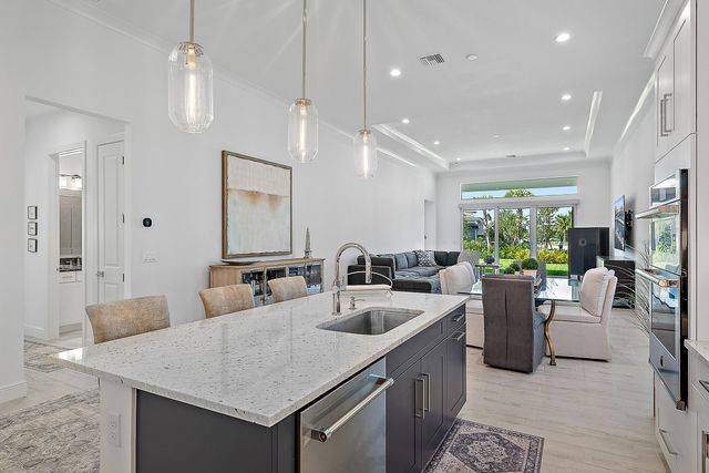 10229 Riverstone Way, Palm Beach Gardens, FL 33412