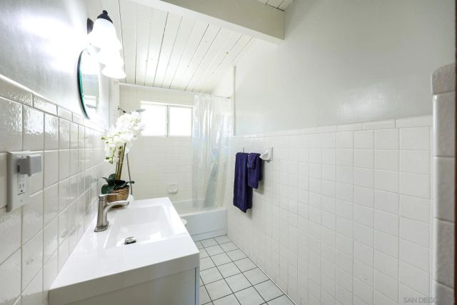 245 Paden Dr, Spring Valley, CA 91977