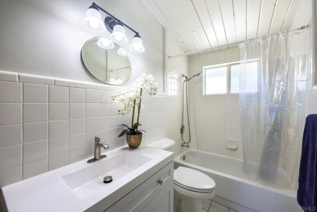 245 Paden Dr, Spring Valley, CA 91977