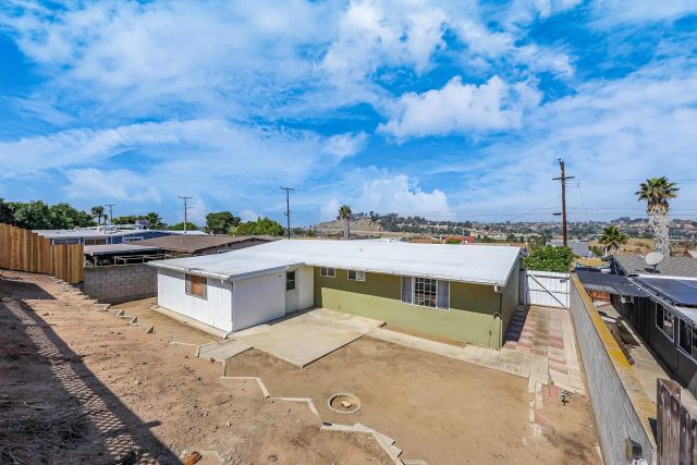 245 Paden Dr, Spring Valley, CA 91977