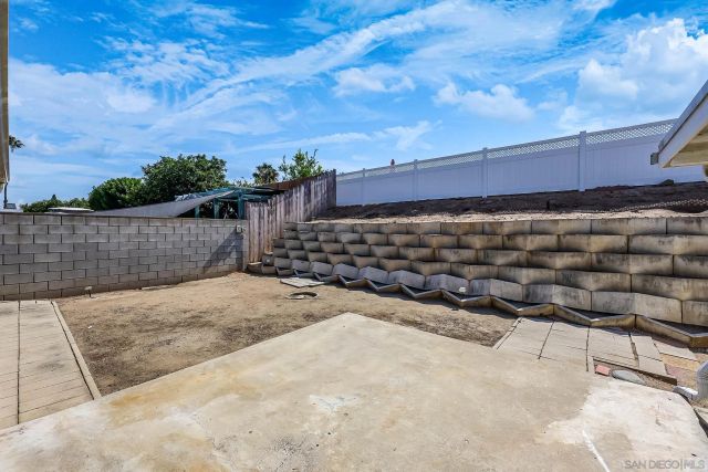 245 Paden Dr, Spring Valley, CA 91977