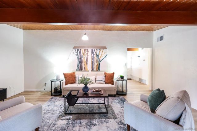 245 Paden Dr, Spring Valley, CA 91977