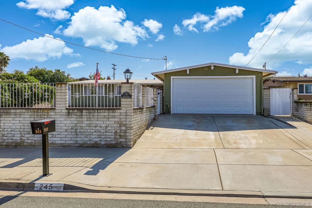 245 Paden Dr, Spring Valley, CA 91977