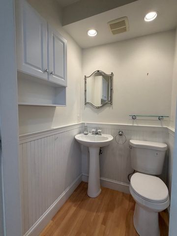 17 Russell Rd, Winchester, MA 01890