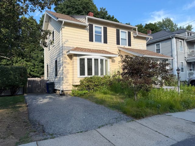 17 Russell Rd, Winchester, MA 01890