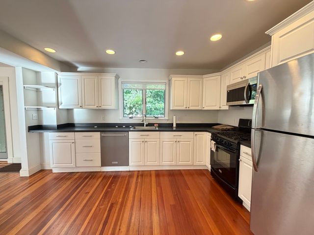 17 Russell Rd, Winchester, MA 01890
