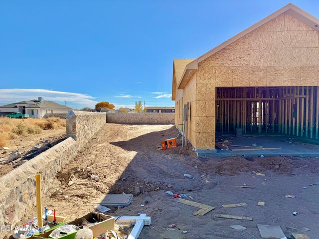 320 VIDA BONITA Way, Clint, TX 79836