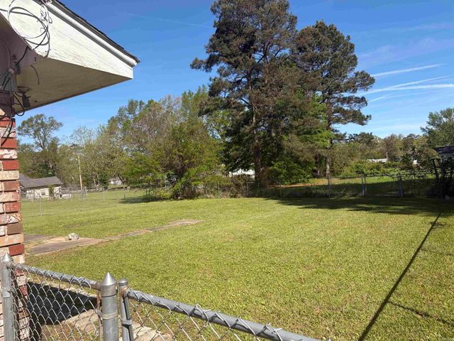 107 W 37th Avenue, Pine Bluff, AR 71603