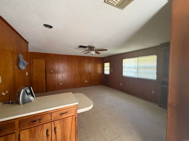 107 W 37th Avenue, Pine Bluff, AR 71603
