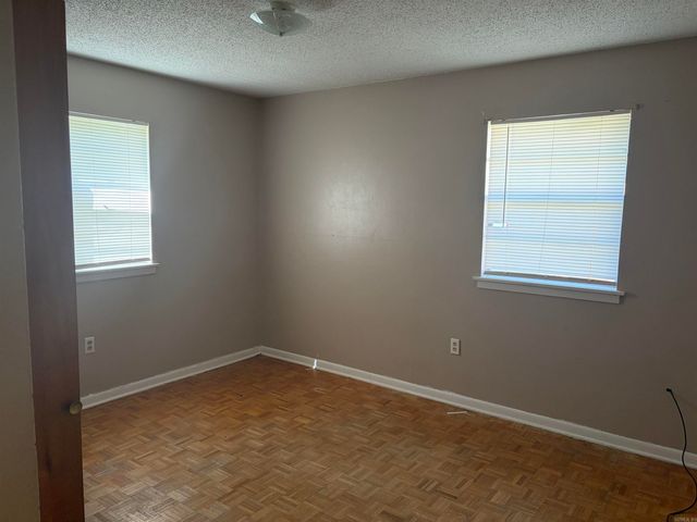 107 W 37th Avenue, Pine Bluff, AR 71603