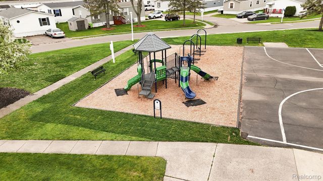 22017 Letour St, Huron Twp, MI 48174