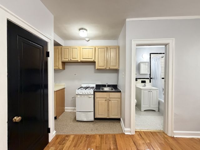 917 W EASTWOOD Avenue 418, Chicago, IL 60640