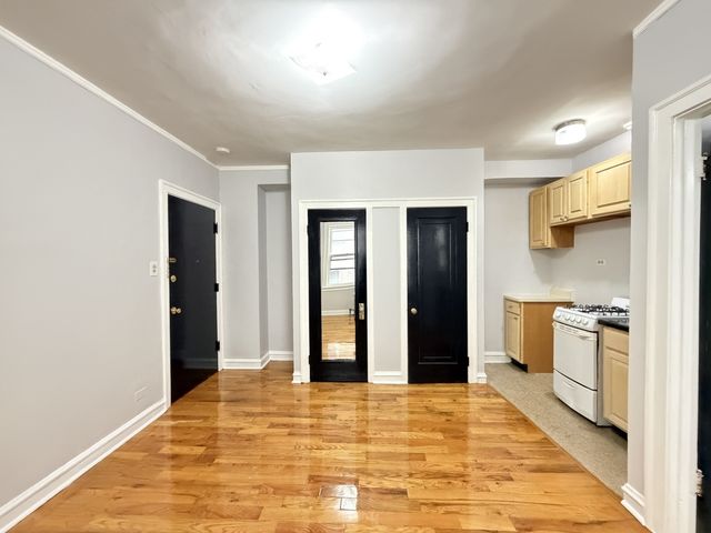 917 W EASTWOOD Avenue 418, Chicago, IL 60640