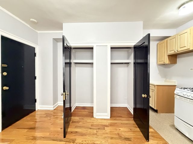 917 W EASTWOOD Avenue 418, Chicago, IL 60640