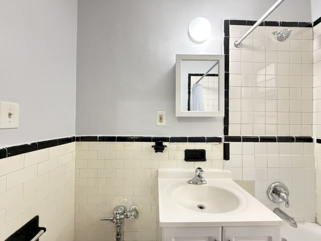 917 W EASTWOOD Avenue 418, Chicago, IL 60640