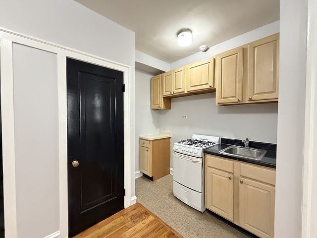 917 W EASTWOOD Avenue 418, Chicago, IL 60640