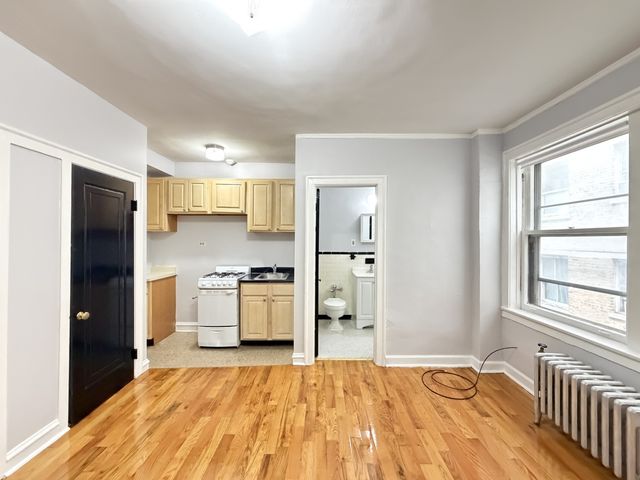 917 W EASTWOOD Avenue 418, Chicago, IL 60640