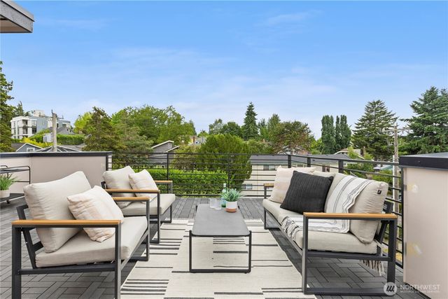 6544 A Latona Avenue NE, Seattle, WA 98115