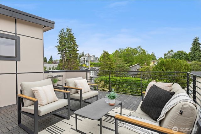 6544 A Latona Avenue NE, Seattle, WA 98115