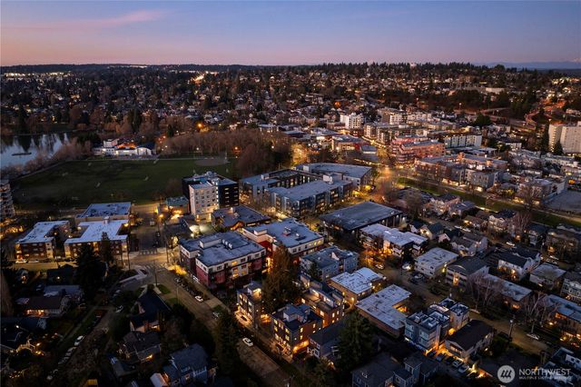 6544 A Latona Avenue NE, Seattle, WA 98115