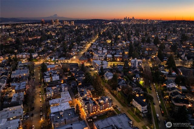 6544 A Latona Avenue NE, Seattle, WA 98115