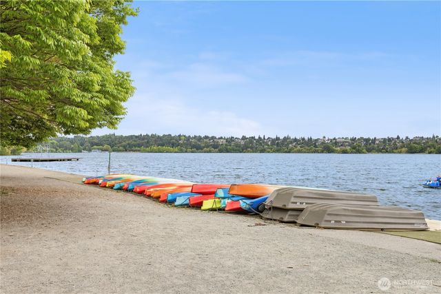 6544 A Latona Avenue NE, Seattle, WA 98115