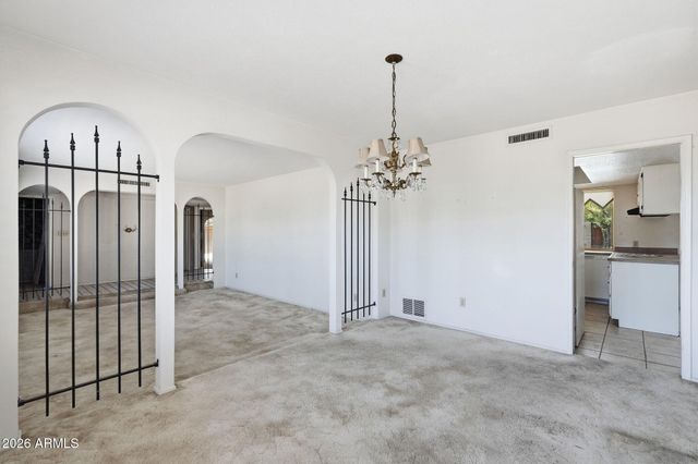 2040 E STATE Avenue, Phoenix, AZ 85020