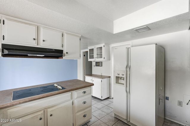 2040 E STATE Avenue, Phoenix, AZ 85020