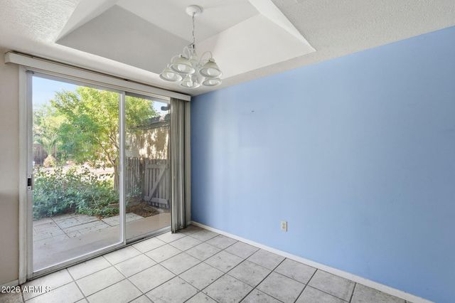 2040 E STATE Avenue, Phoenix, AZ 85020