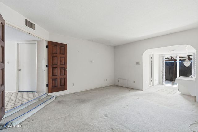 2040 E STATE Avenue, Phoenix, AZ 85020