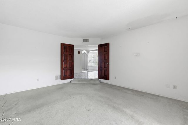2040 E STATE Avenue, Phoenix, AZ 85020